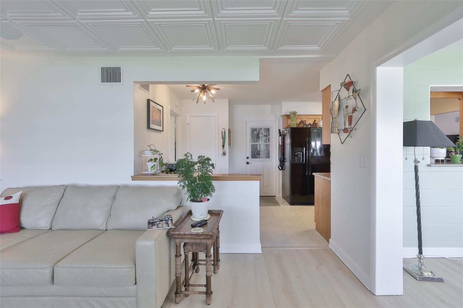 1704 DANBURY DR — photo 16