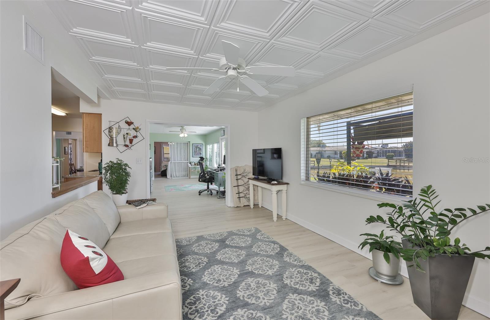 1704 DANBURY DR — photo 3