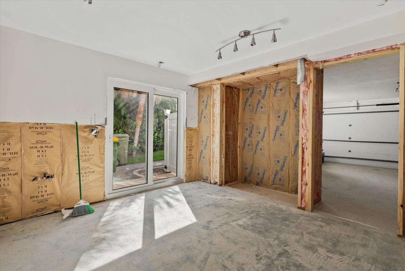 847 FREELING DR — photo 11