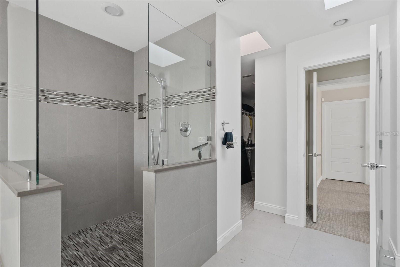 847 FREELING DR — photo 18