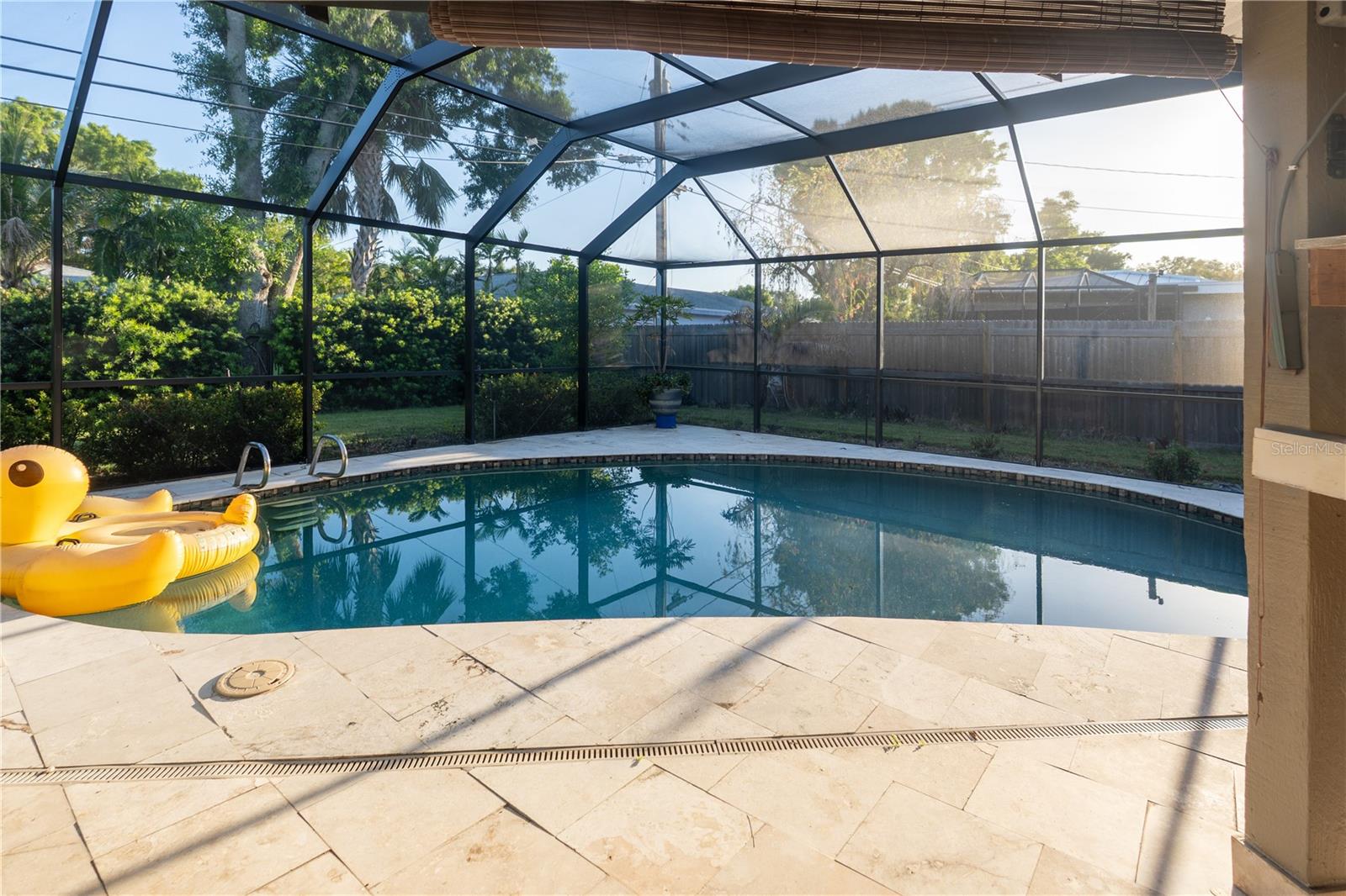 33 SOUTHWIND DR — photo 2