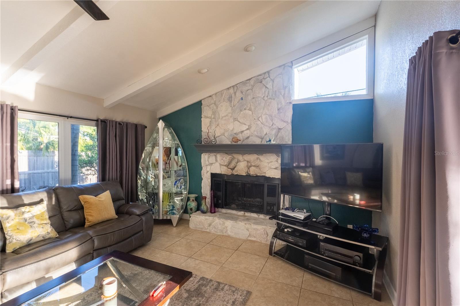 33 SOUTHWIND DR — photo 17