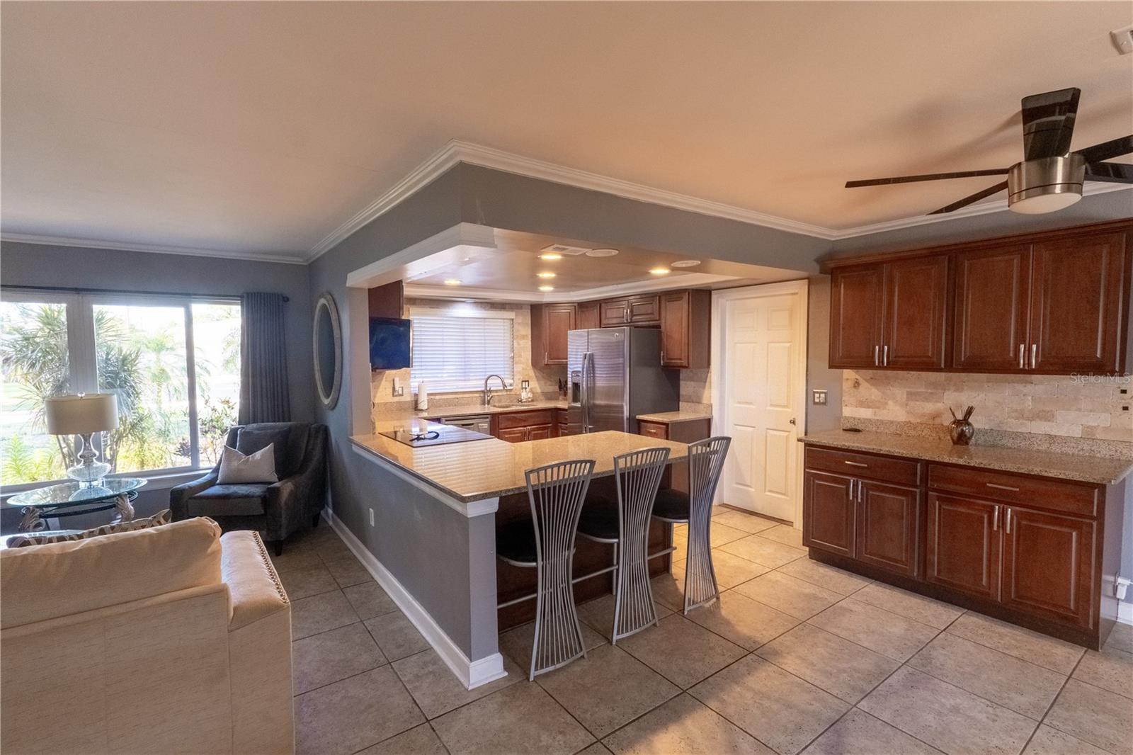 33 SOUTHWIND DR — photo 9