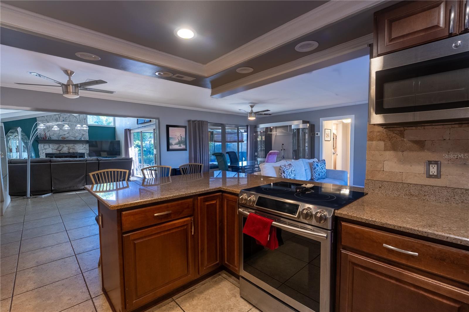 33 SOUTHWIND DR — photo 11