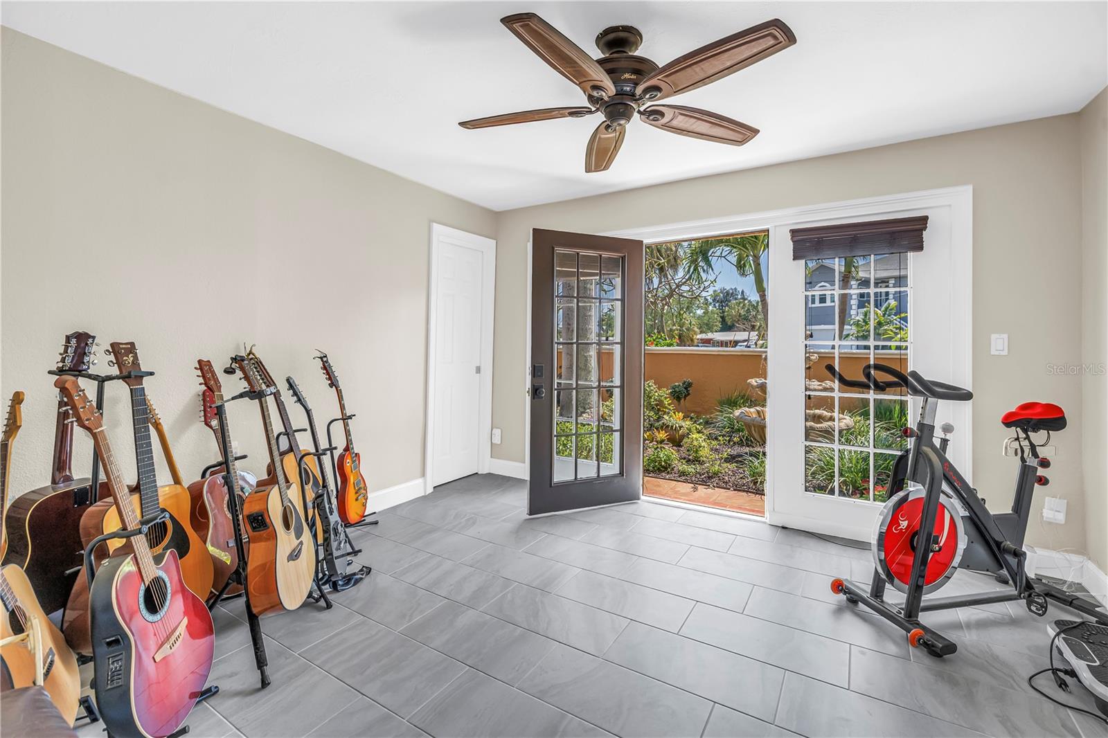 3945 POINSETTIA DR — photo 50