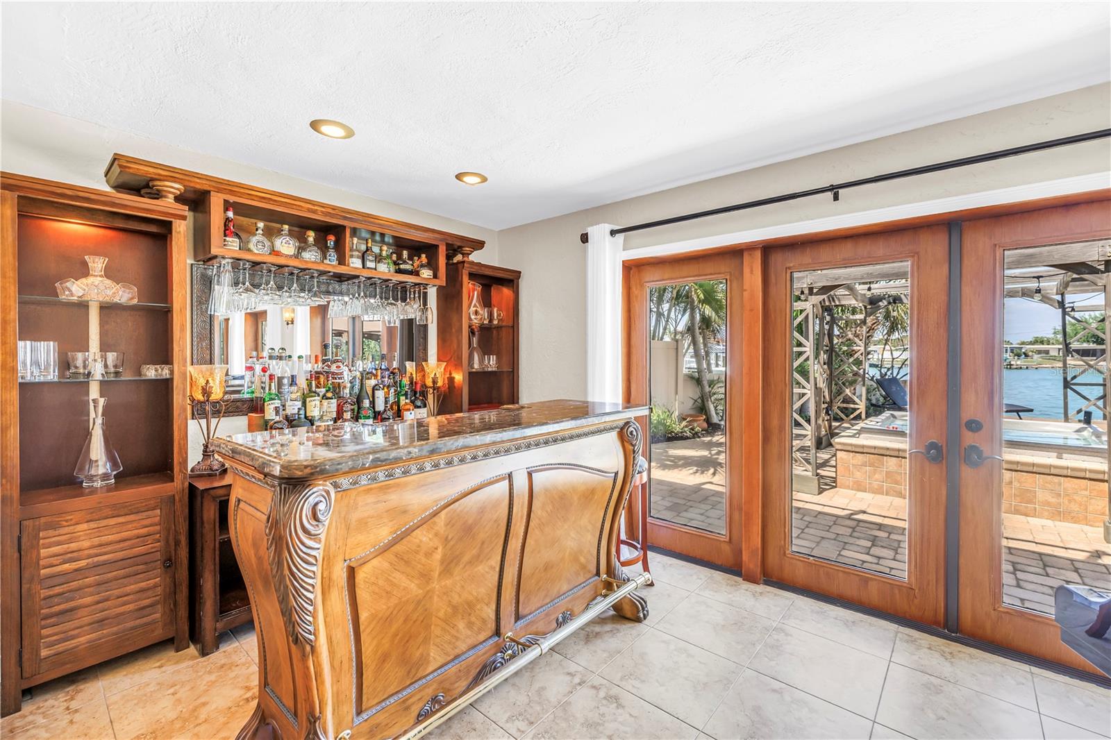 3945 POINSETTIA DR — photo 38
