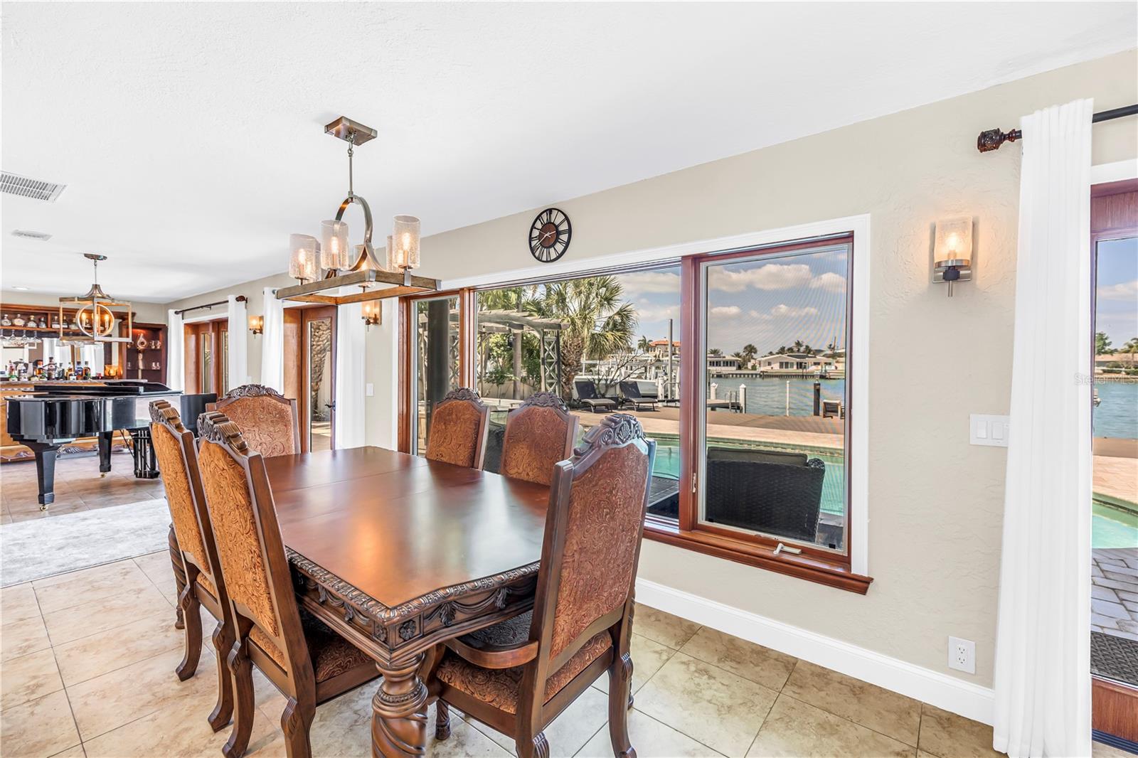 3945 POINSETTIA DR — photo 43