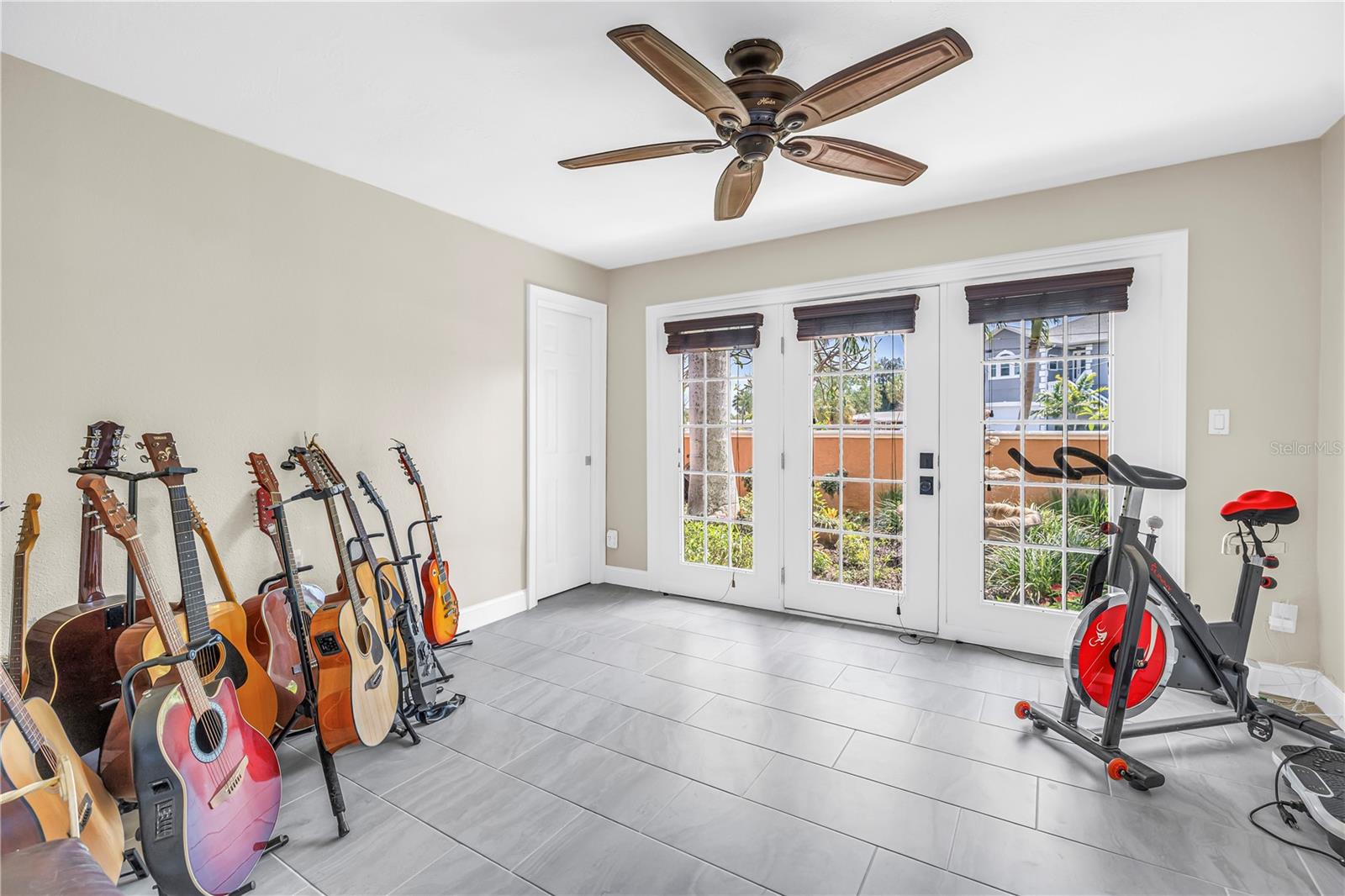 3945 POINSETTIA DR — photo 51