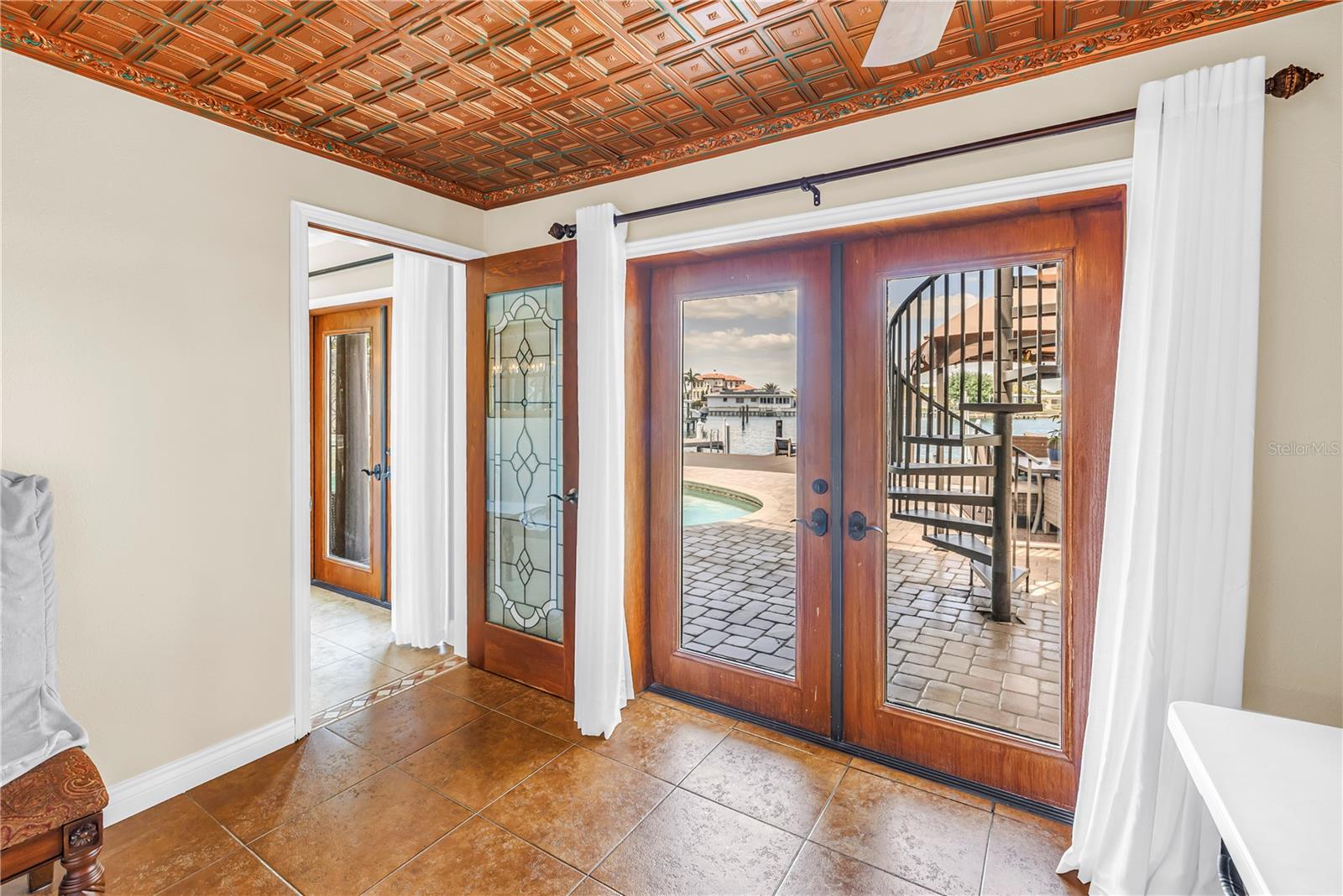 3945 POINSETTIA DR — photo 54