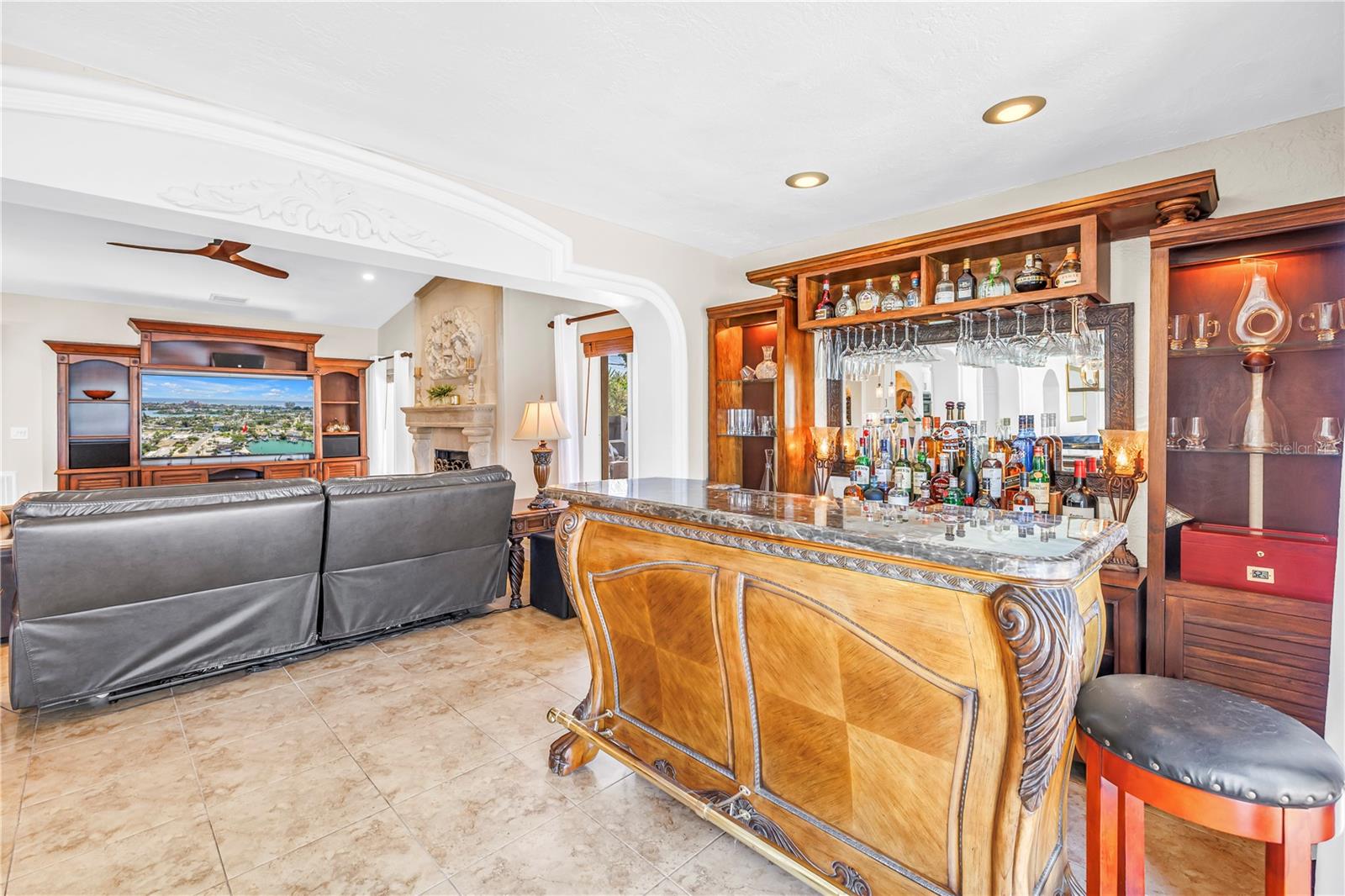 3945 POINSETTIA DR — photo 39