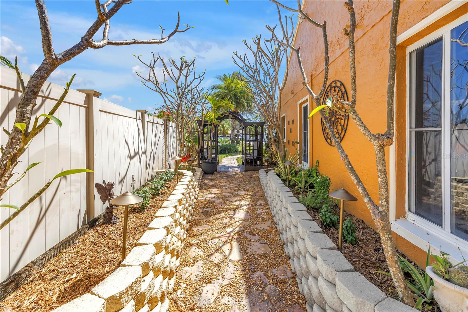 3945 POINSETTIA DR — photo 95