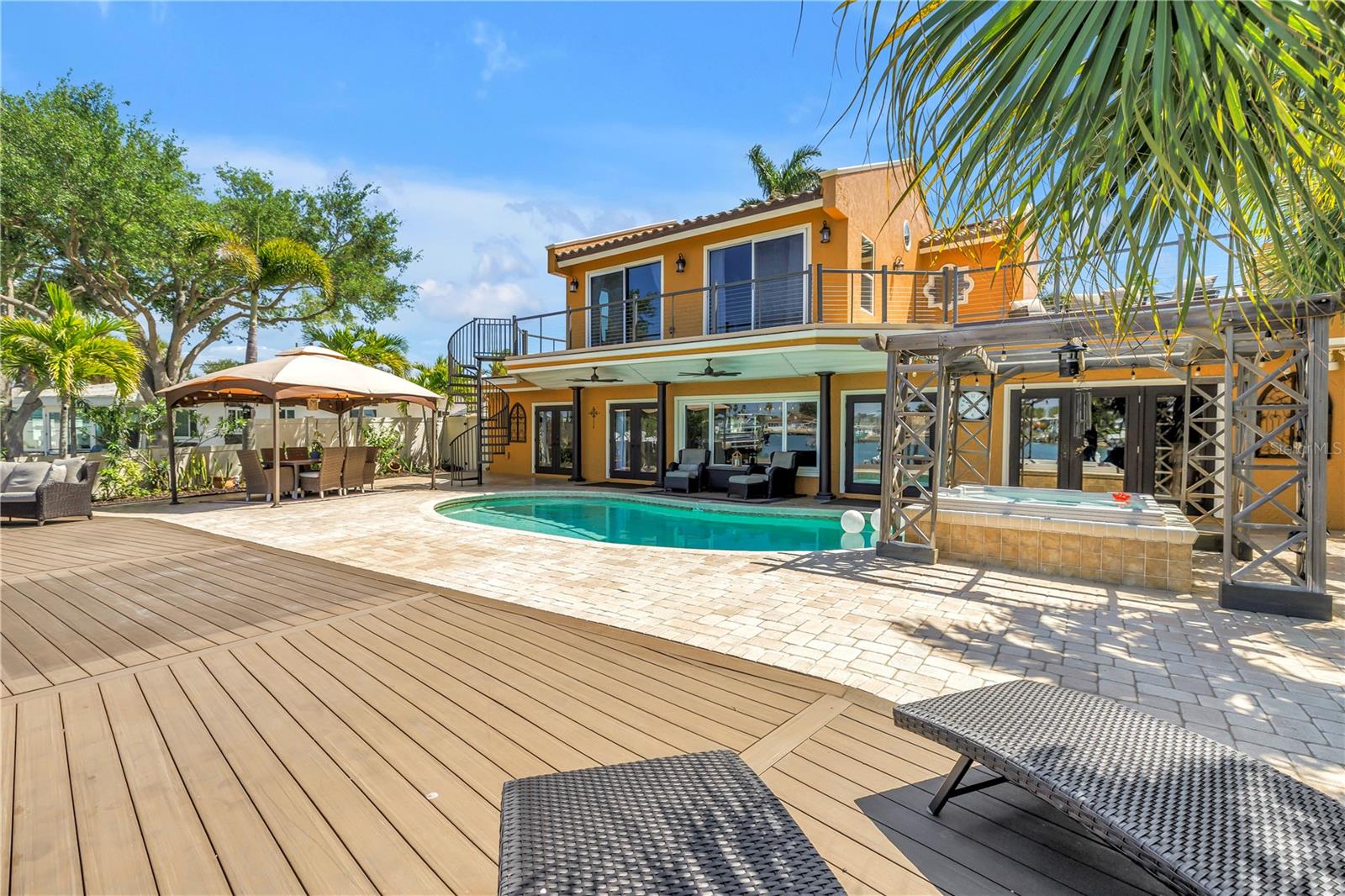 3945 POINSETTIA DR — photo 87
