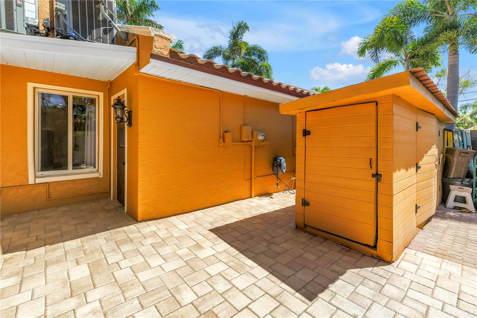 3945 POINSETTIA DR — photo 71