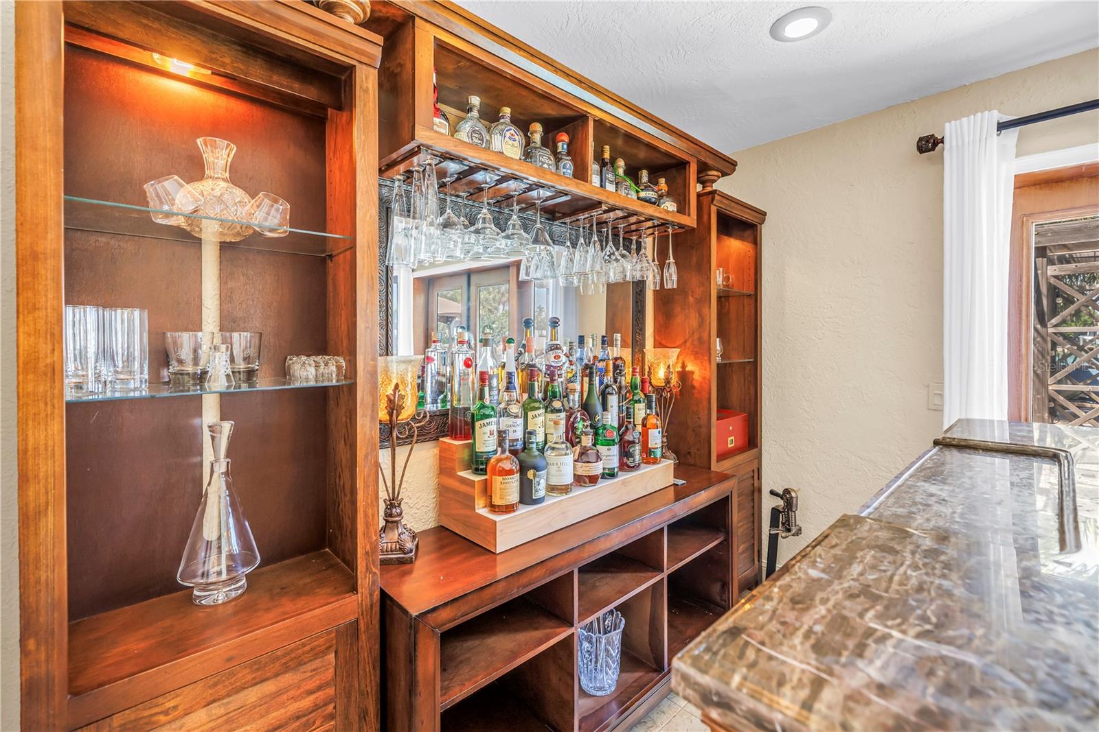 3945 POINSETTIA DR — photo 40