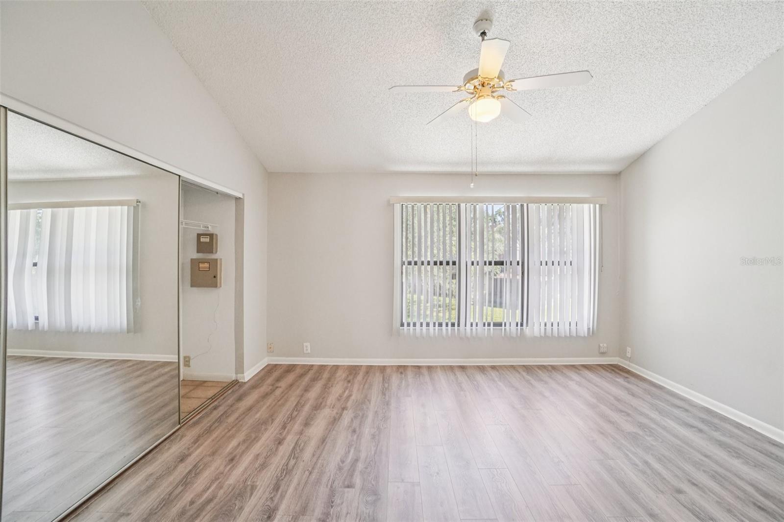 745 OAK PARK PL — photo 25