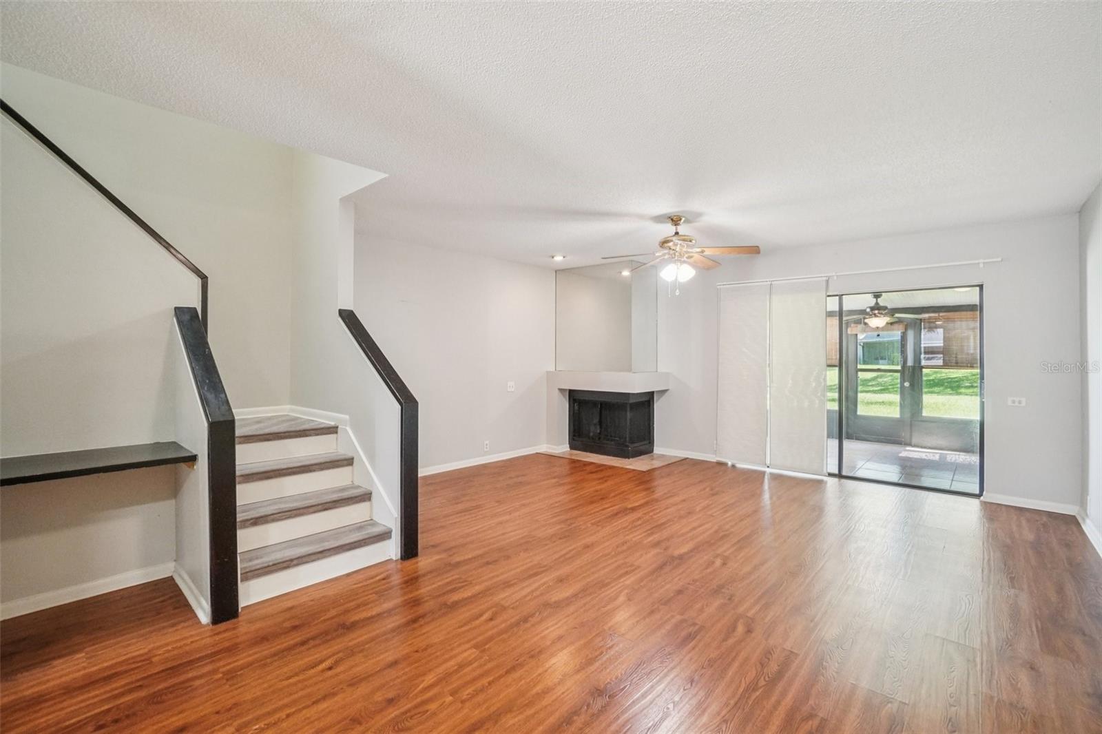 745 OAK PARK PL — photo 9