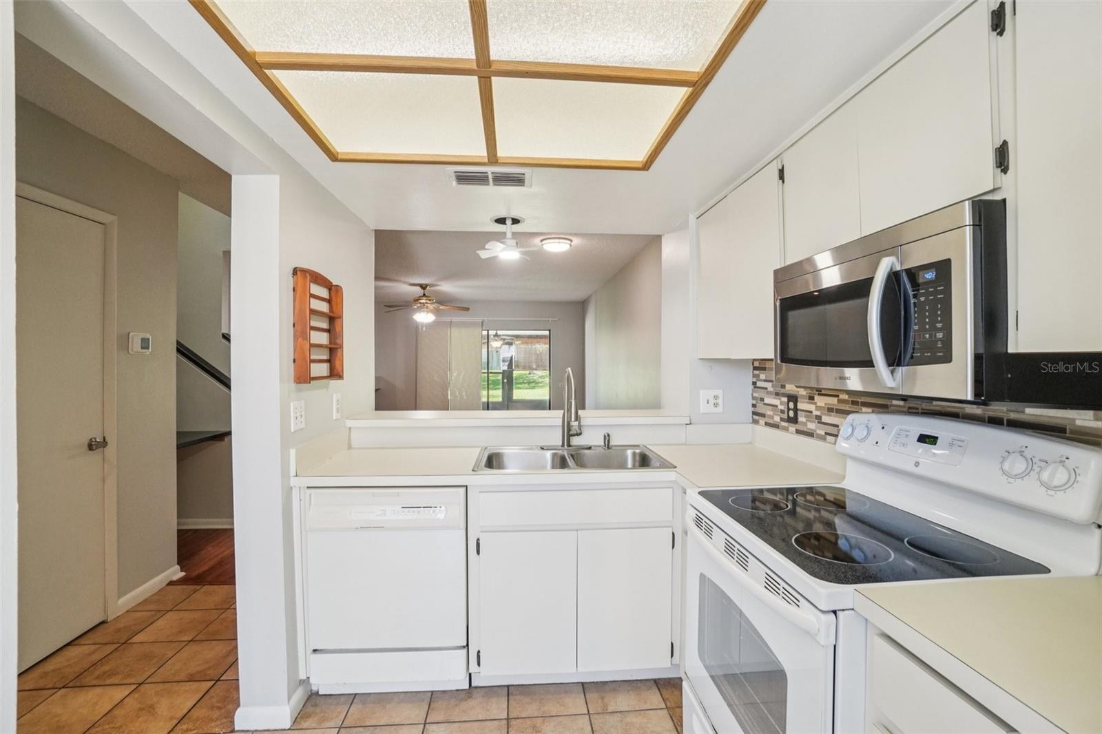 745 OAK PARK PL — photo 17