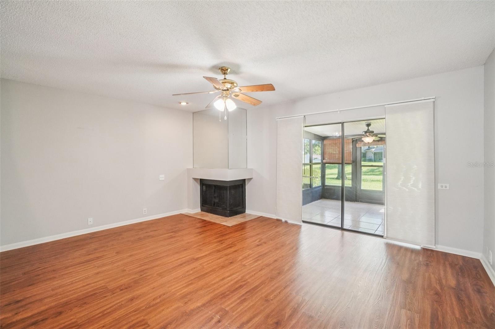 745 OAK PARK PL — photo 11