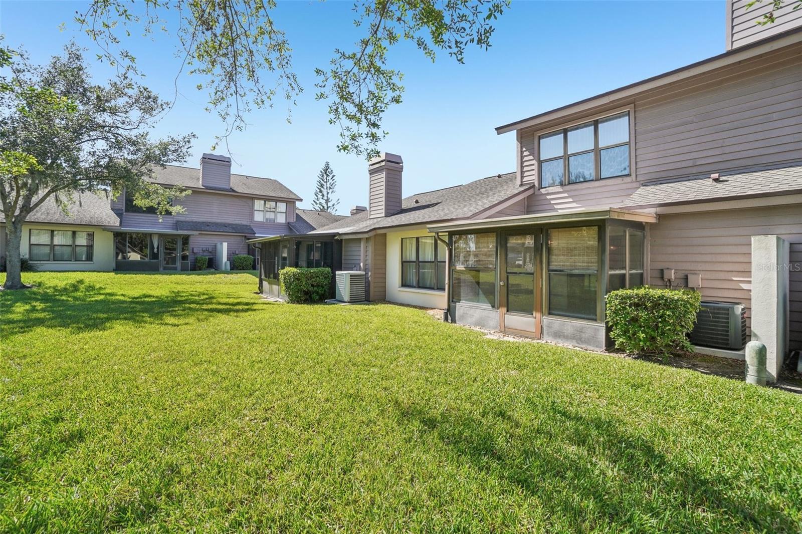 745 OAK PARK PL — photo 38