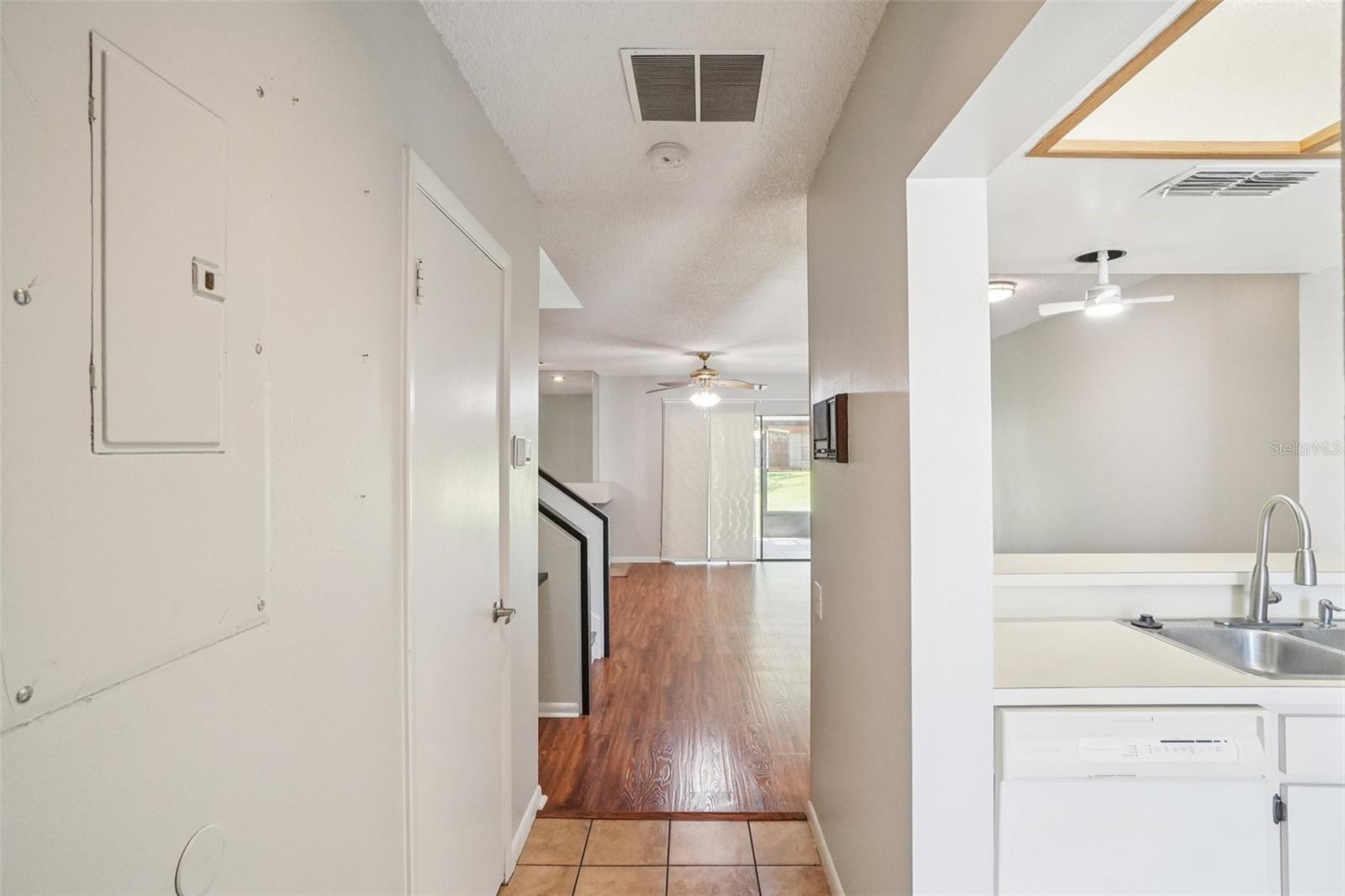 745 OAK PARK PL — photo 18