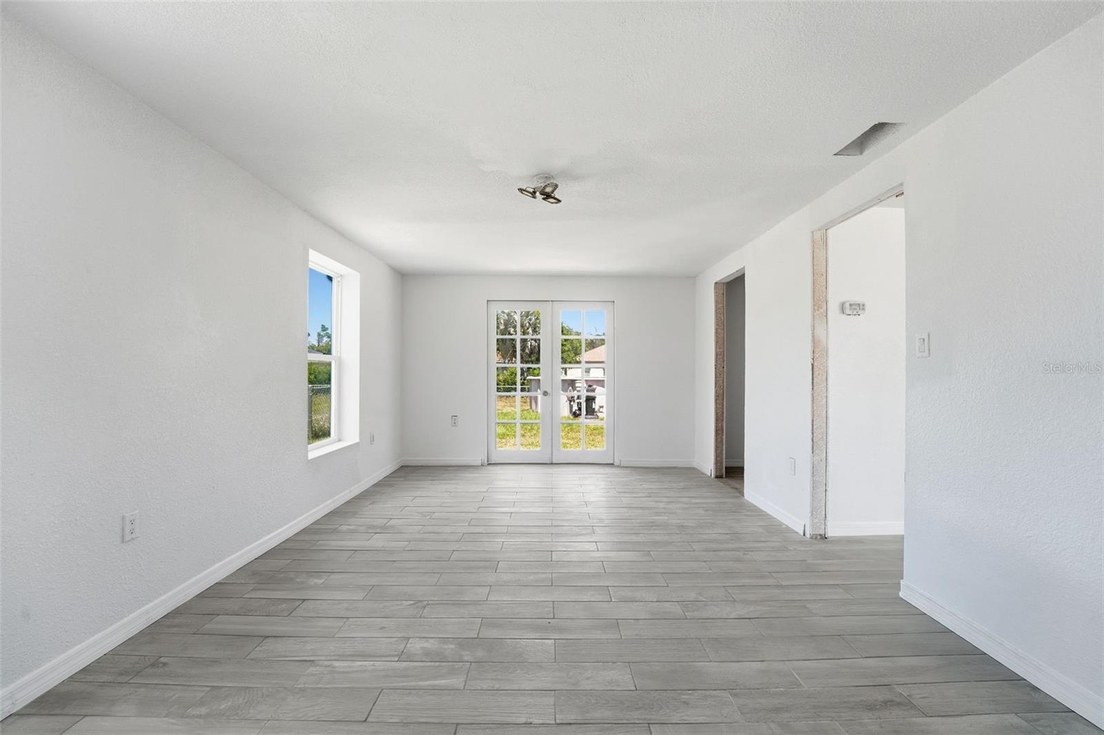 4530 CAZES AVE — photo 14