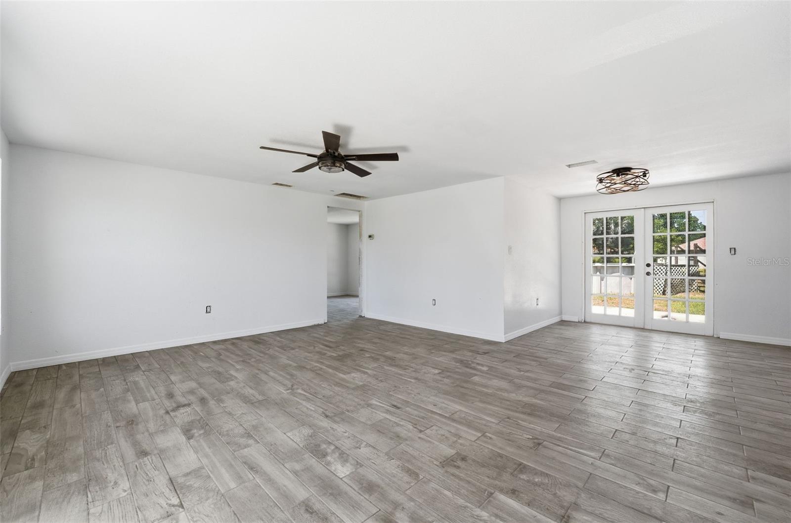 4530 CAZES AVE — photo 5