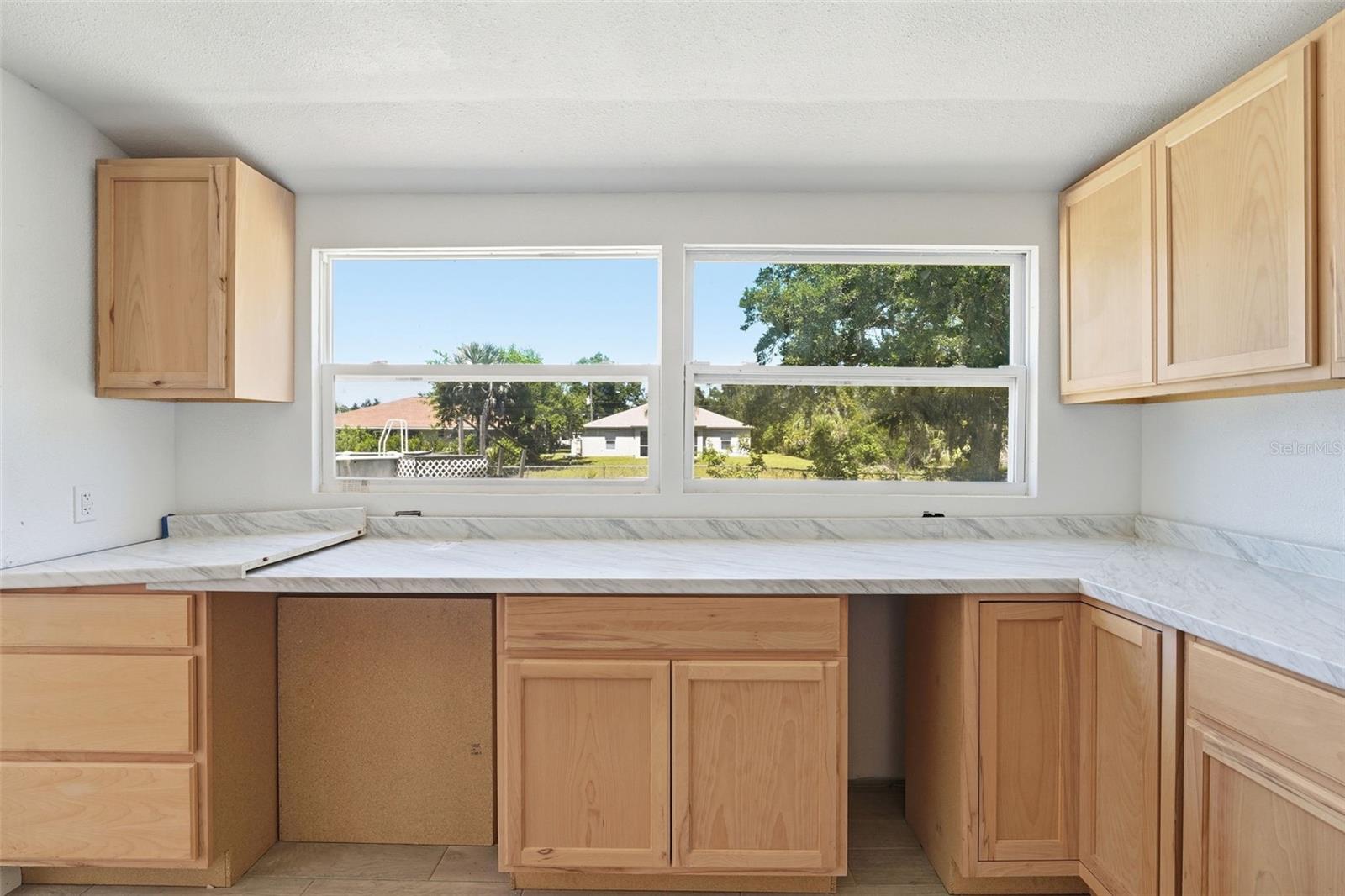 4530 CAZES AVE — photo 8