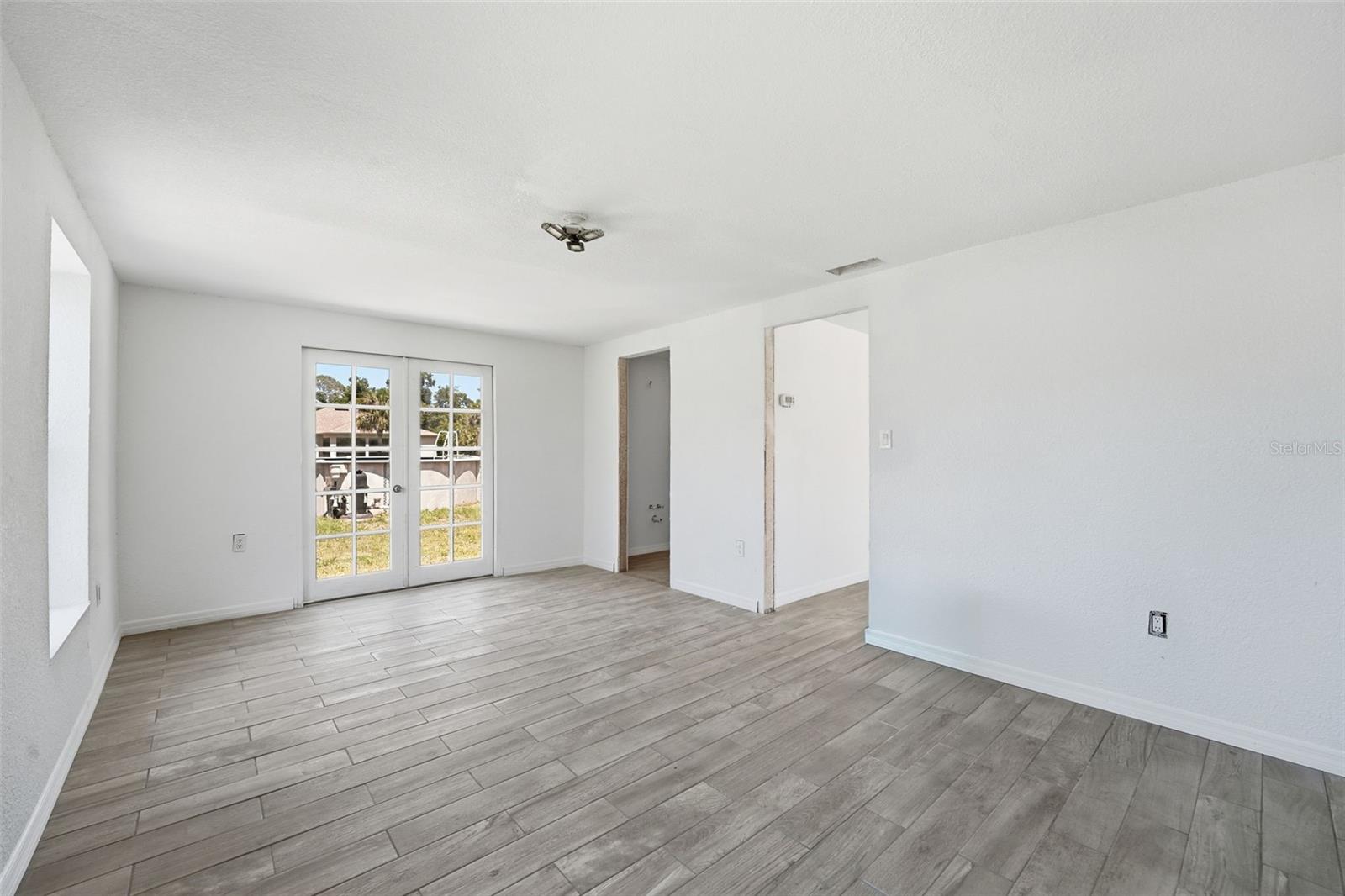 4530 CAZES AVE — photo 13