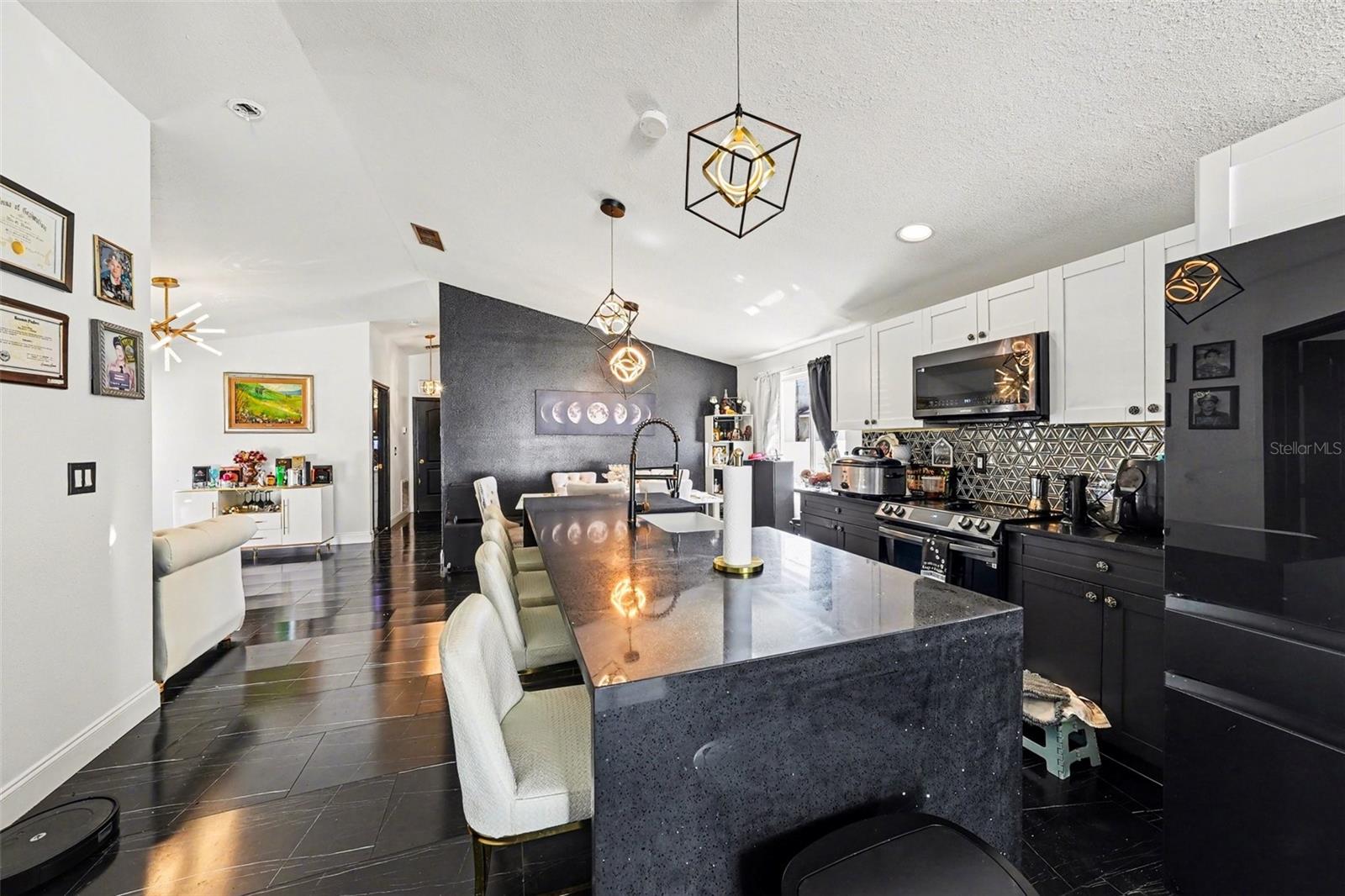 10119 CHIMNEY HILL CT — photo 10