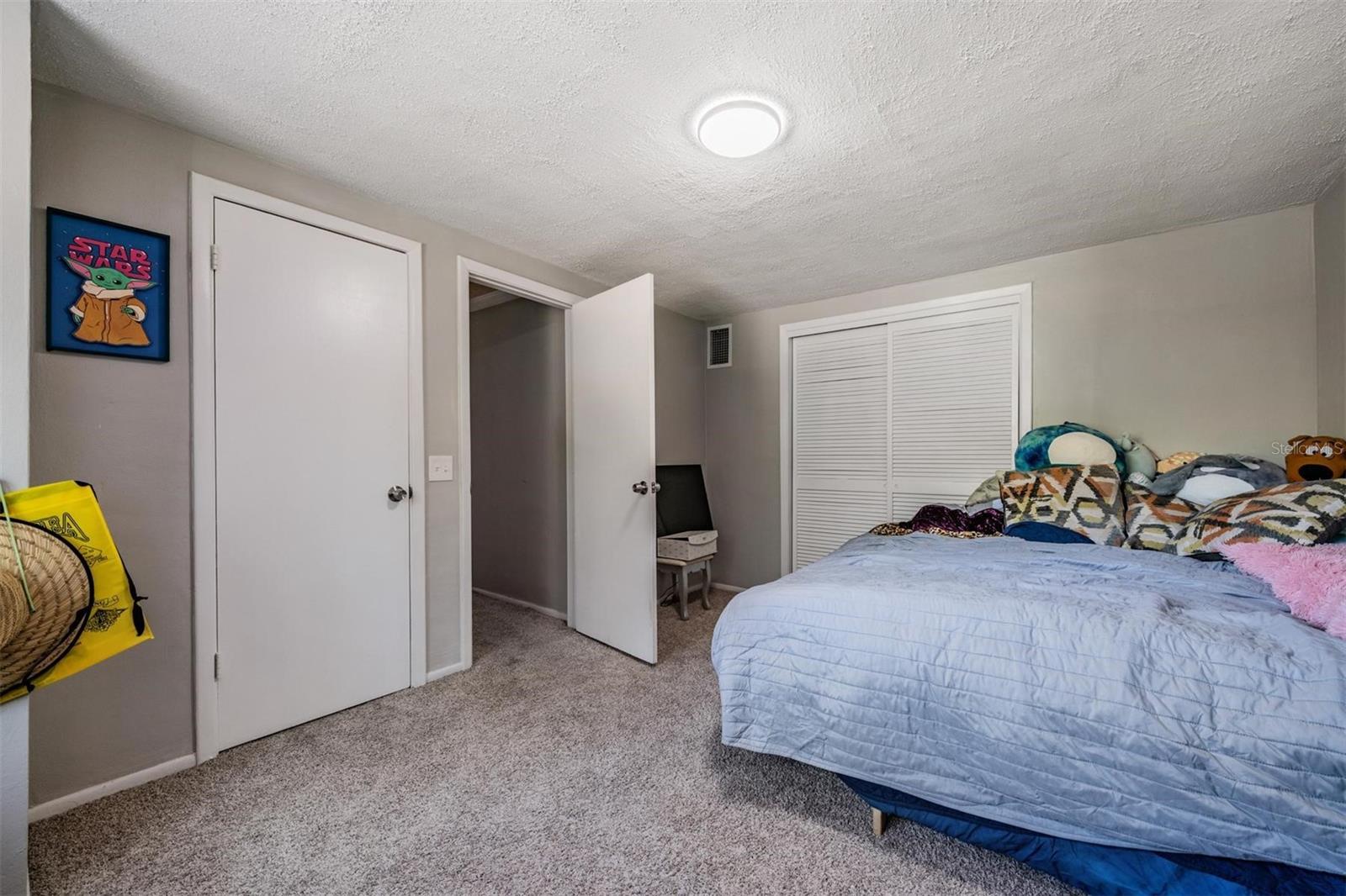 7300 BELLOWS FALLS LN — photo 40