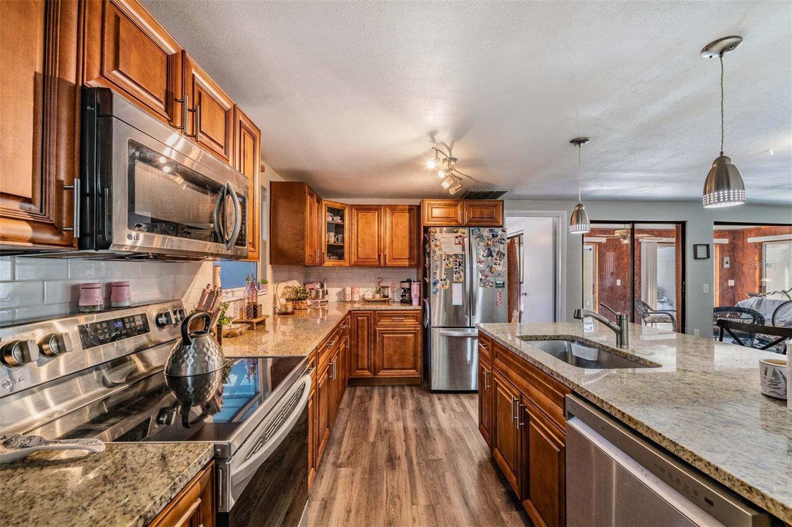 7300 BELLOWS FALLS LN — photo 24