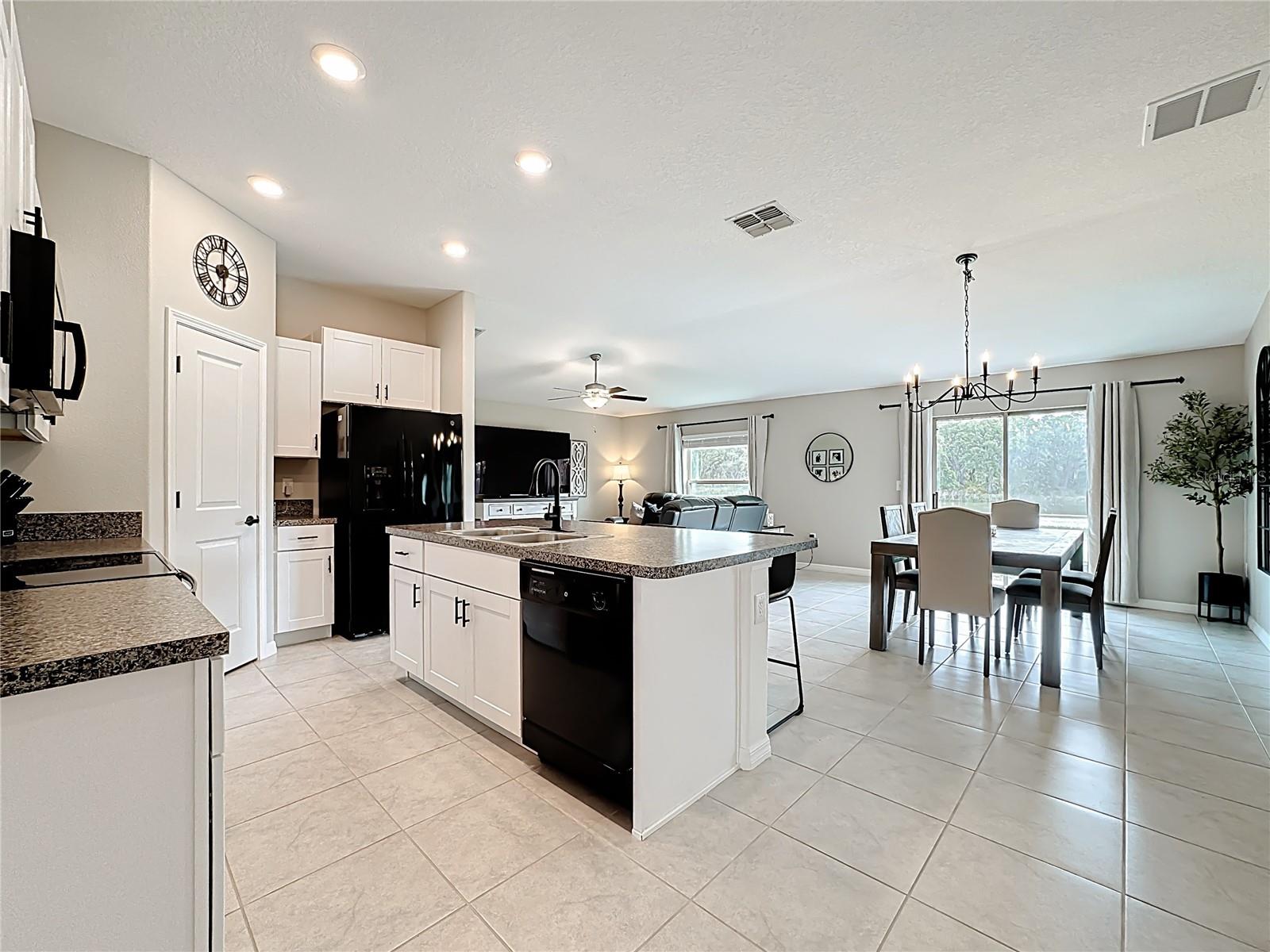 4449 ETERNAL PRINCE DR — photo 4
