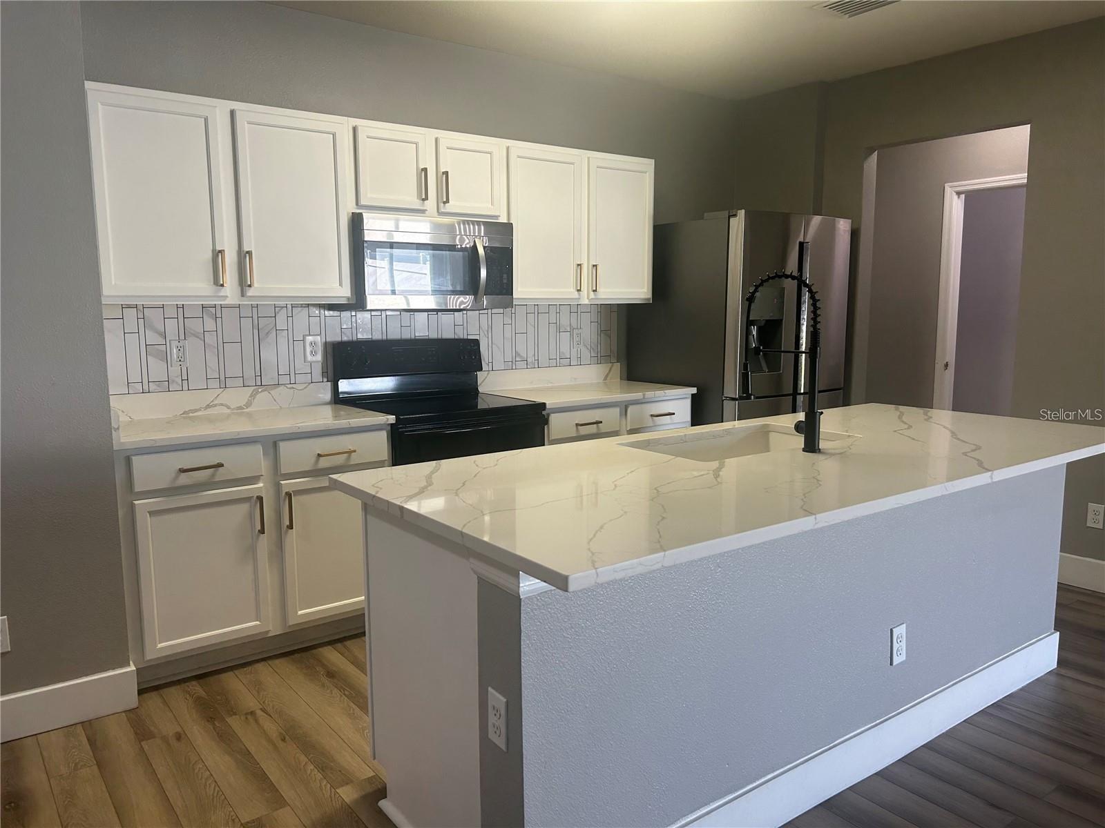 14428 DUNROBIN DR — photo 3