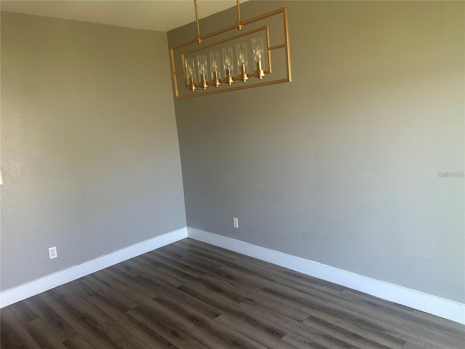 14428 DUNROBIN DR — photo 8