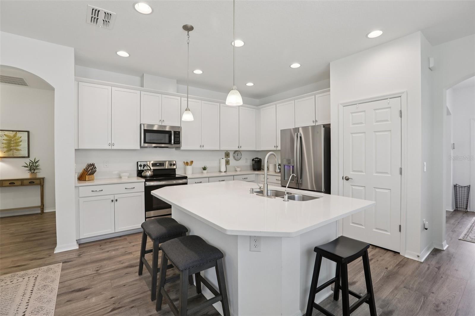 7114 GULF CYPRESS AVE — photo 14