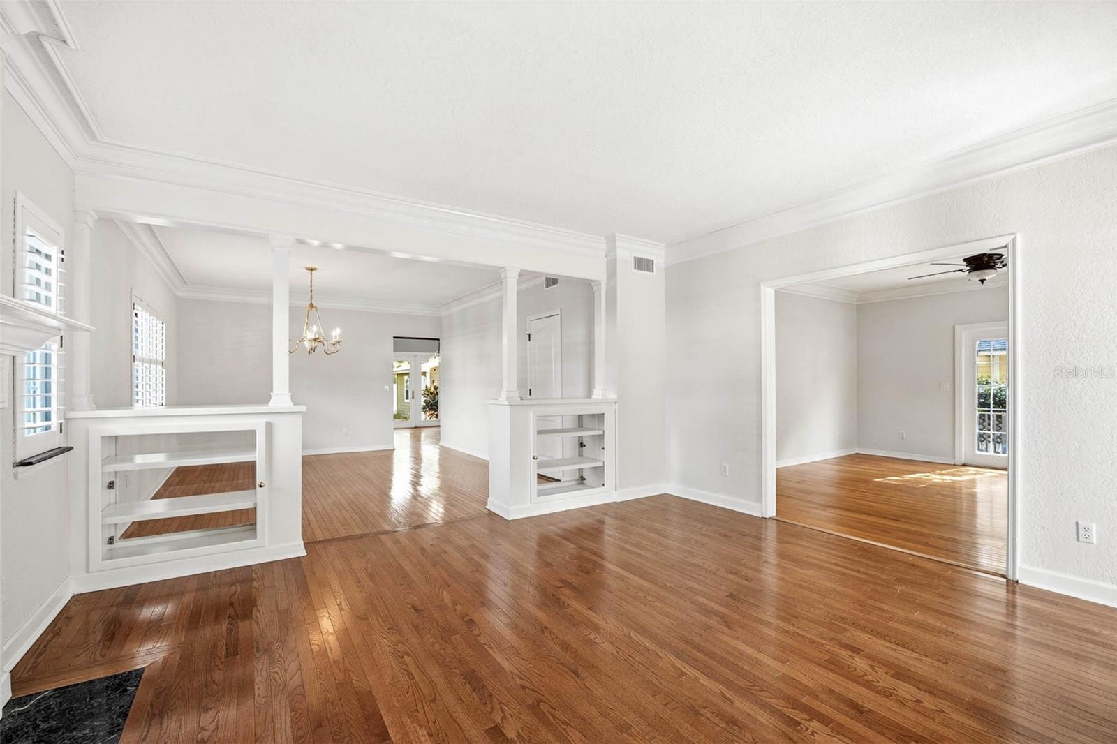 3311 W HAWTHORNE RD — photo 42