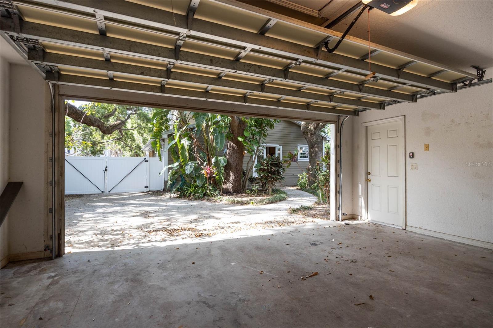 3311 W HAWTHORNE RD — photo 19