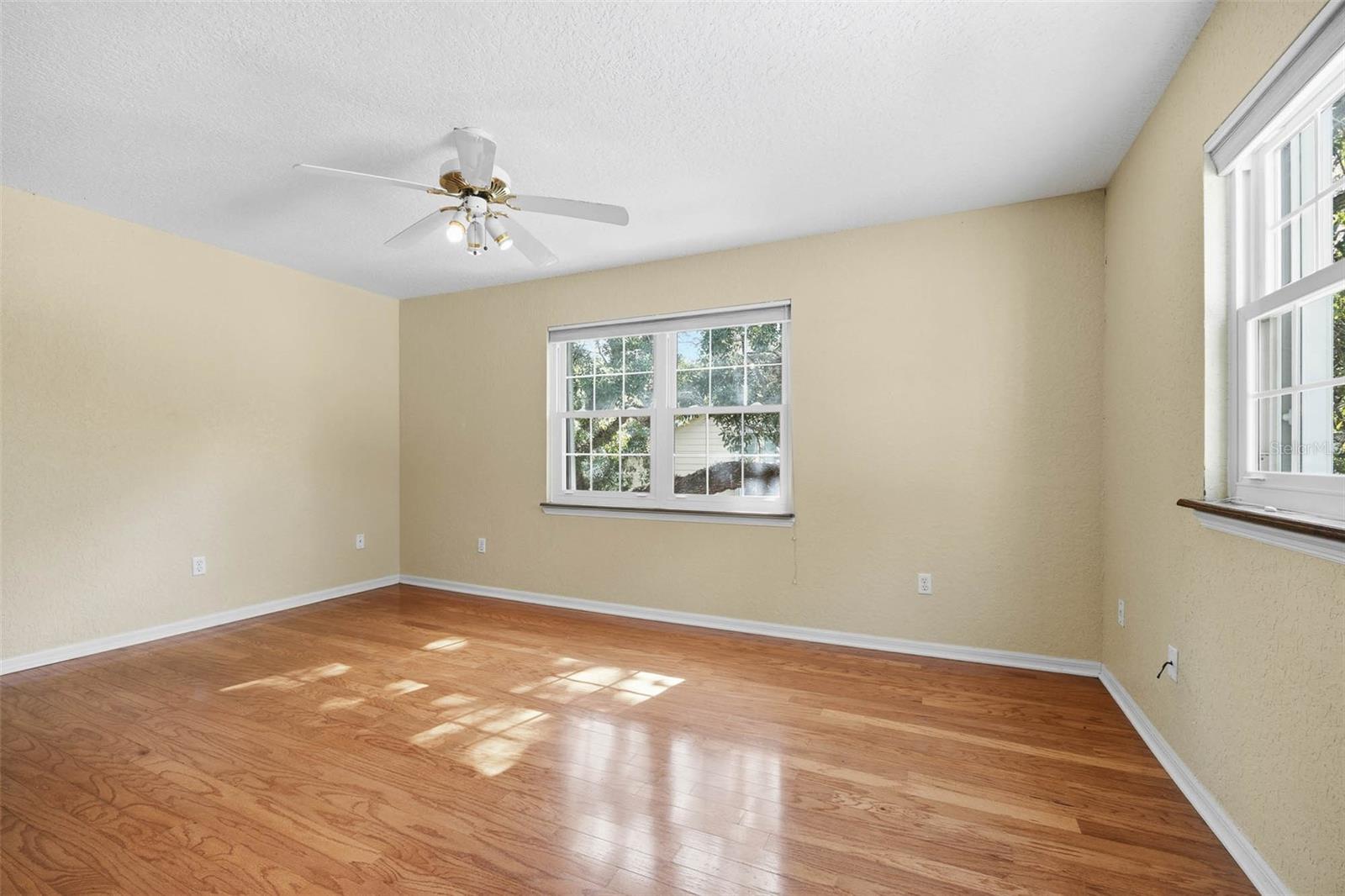 3311 W HAWTHORNE RD — photo 26