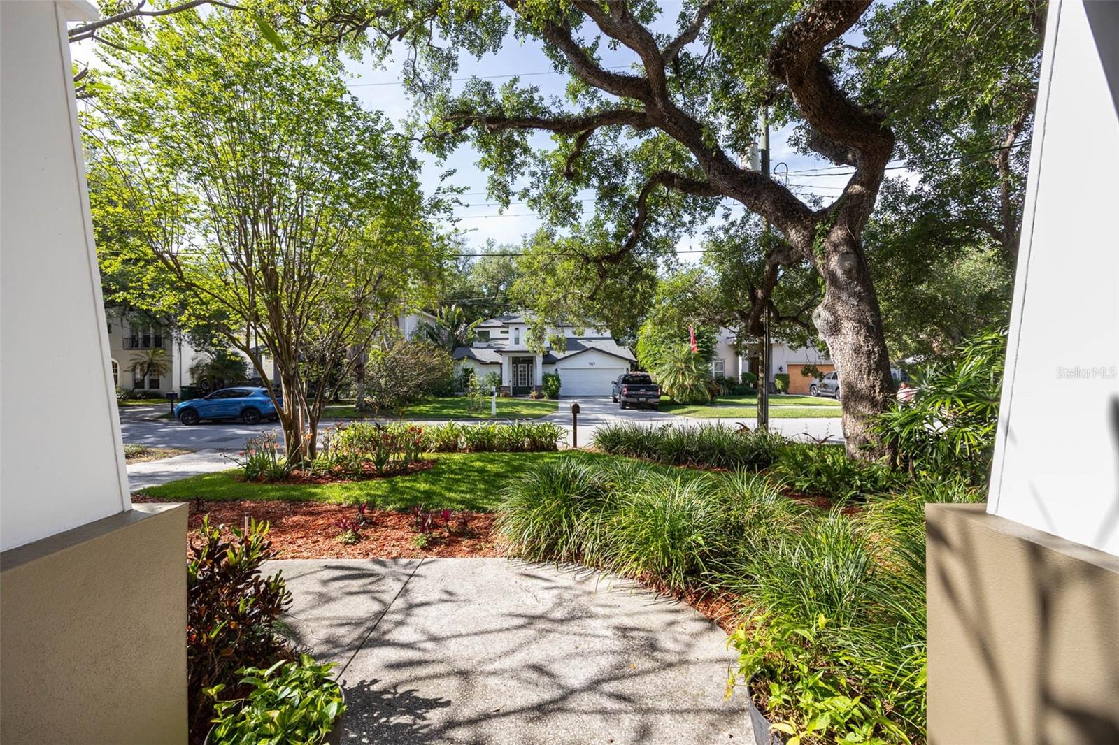 3311 W HAWTHORNE RD — photo 4