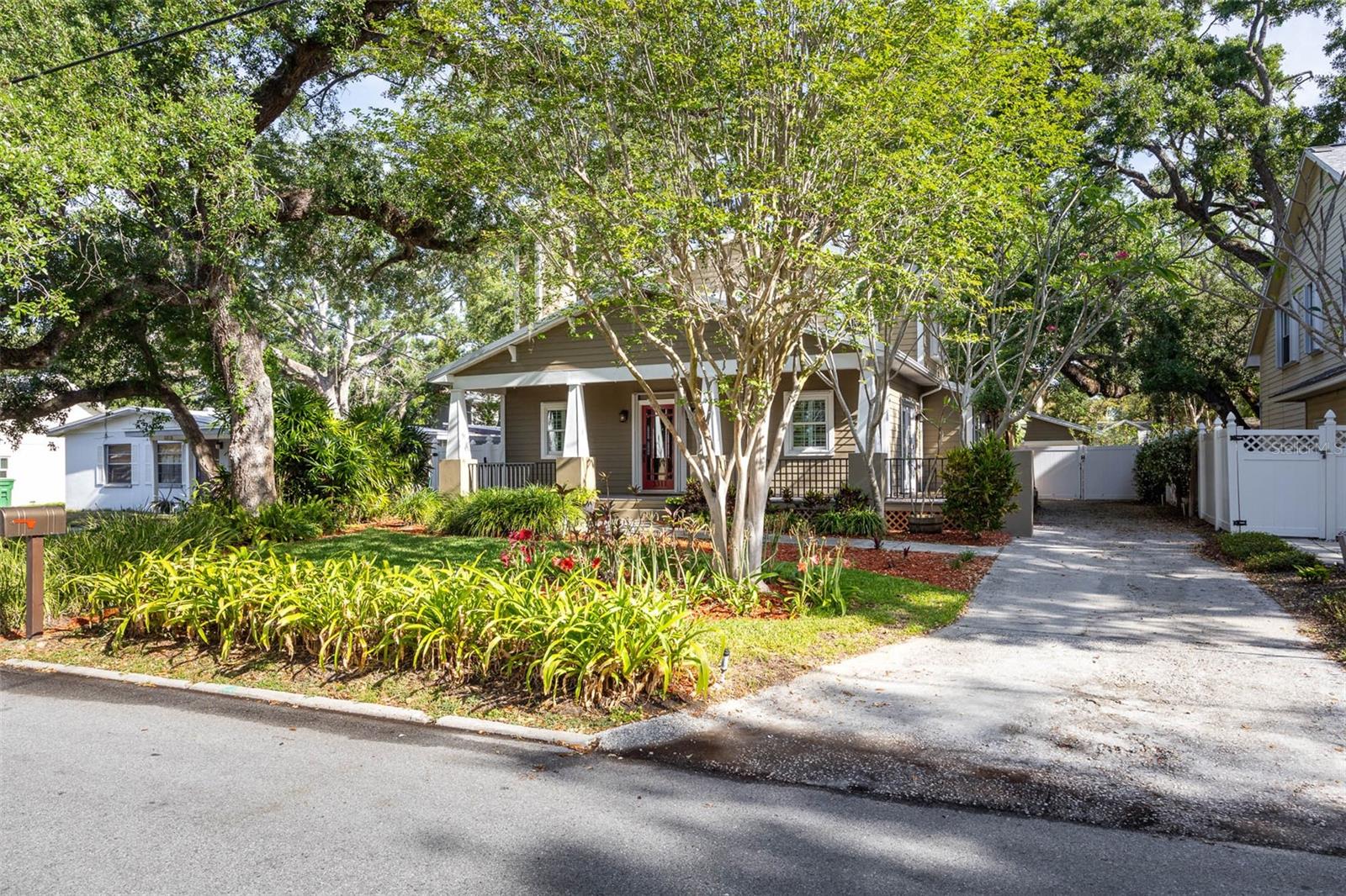 3311 W HAWTHORNE RD — photo 3