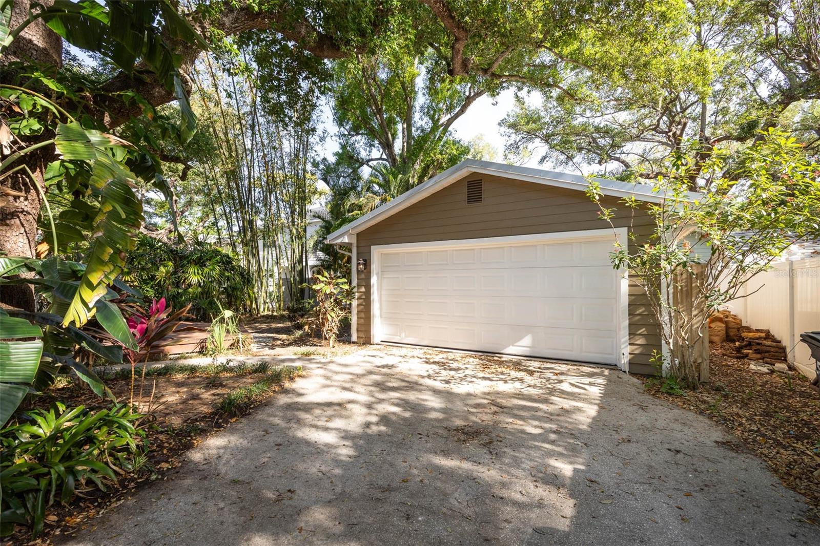 3311 W HAWTHORNE RD — photo 14