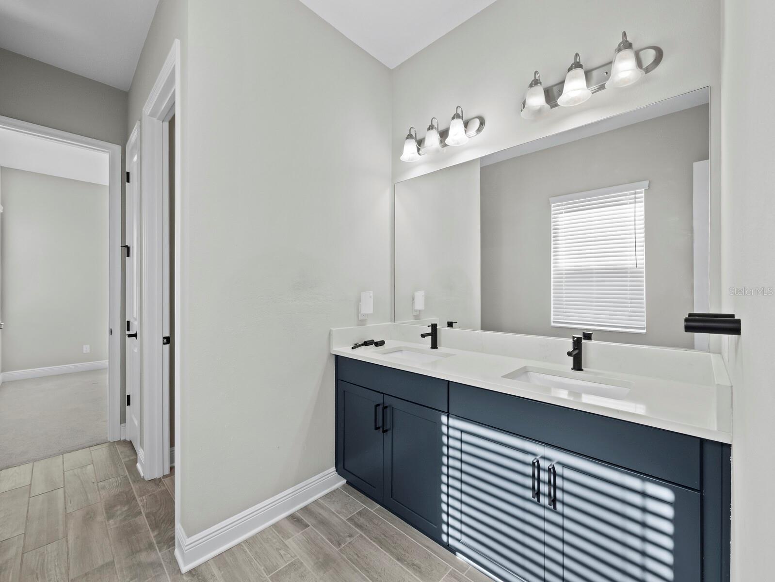6129 LUNGO LAGO DR — photo 26