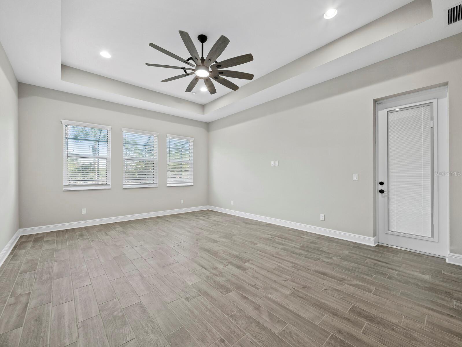 6129 LUNGO LAGO DR — photo 31