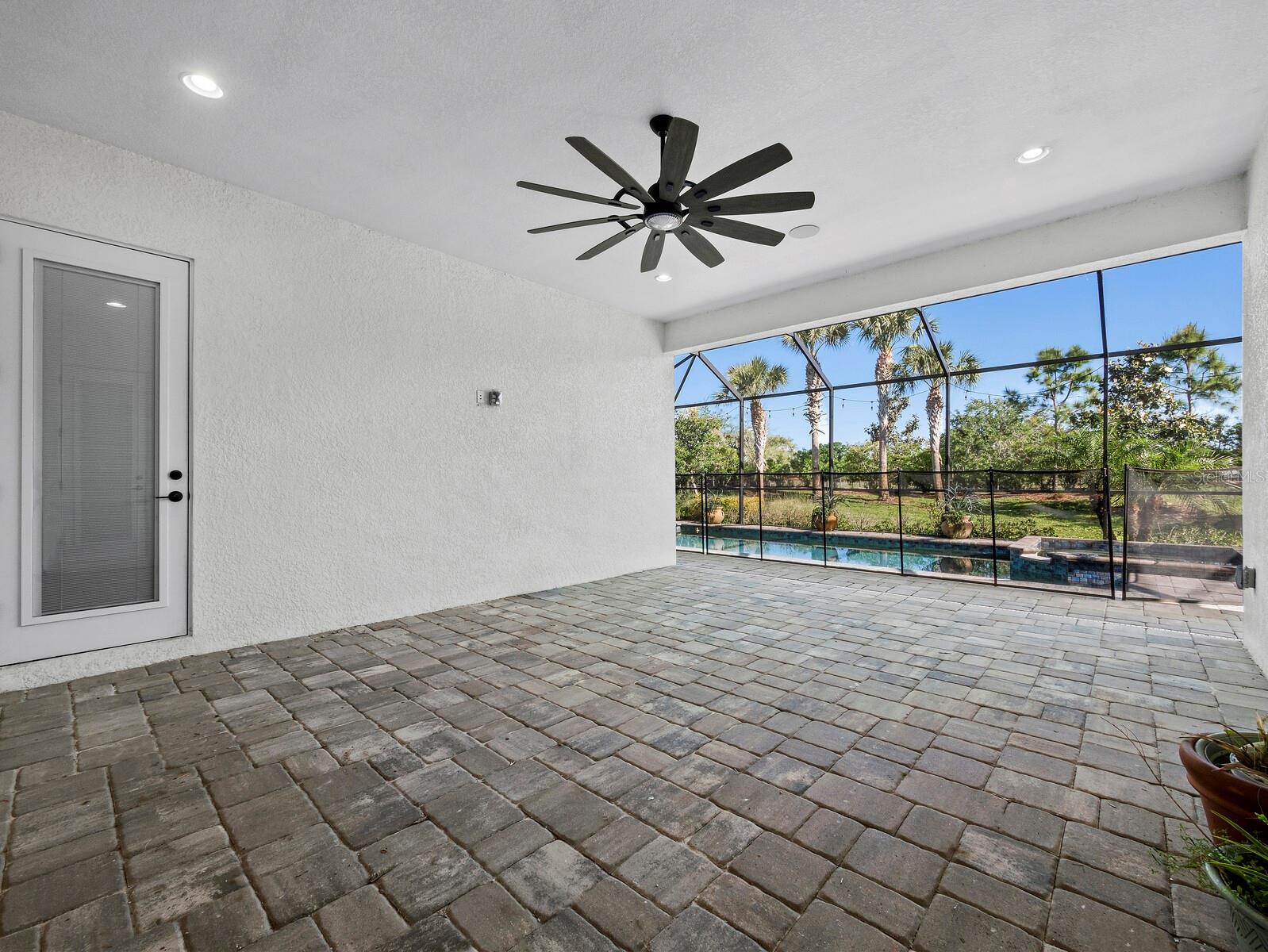 6129 LUNGO LAGO DR — photo 13