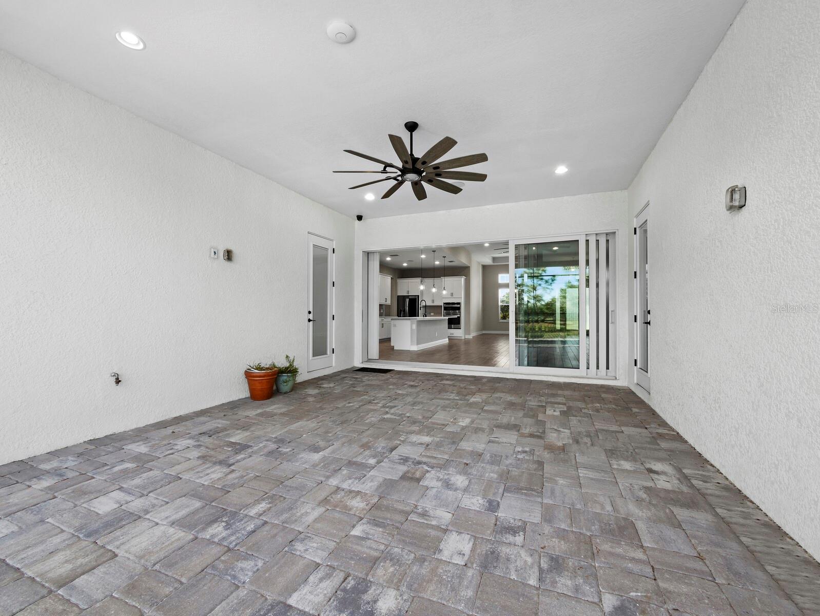 6129 LUNGO LAGO DR — photo 15