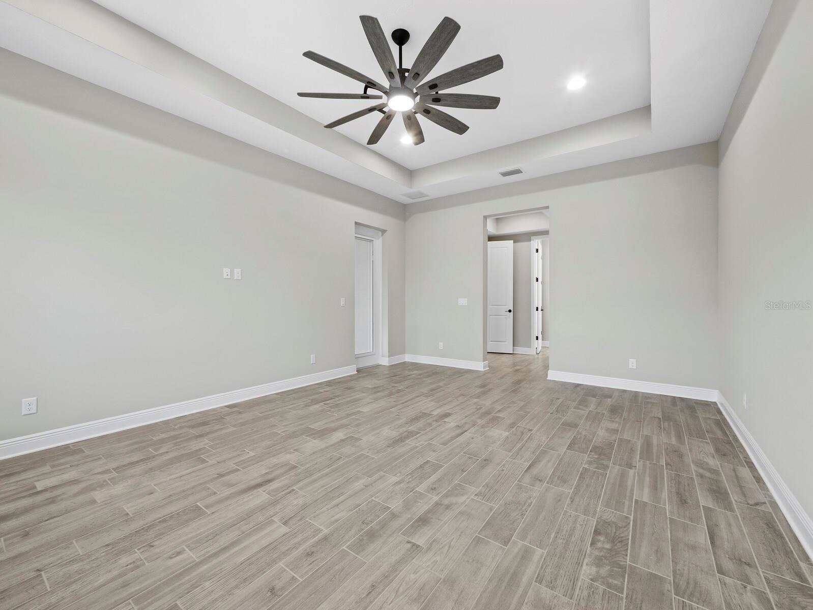 6129 LUNGO LAGO DR — photo 32