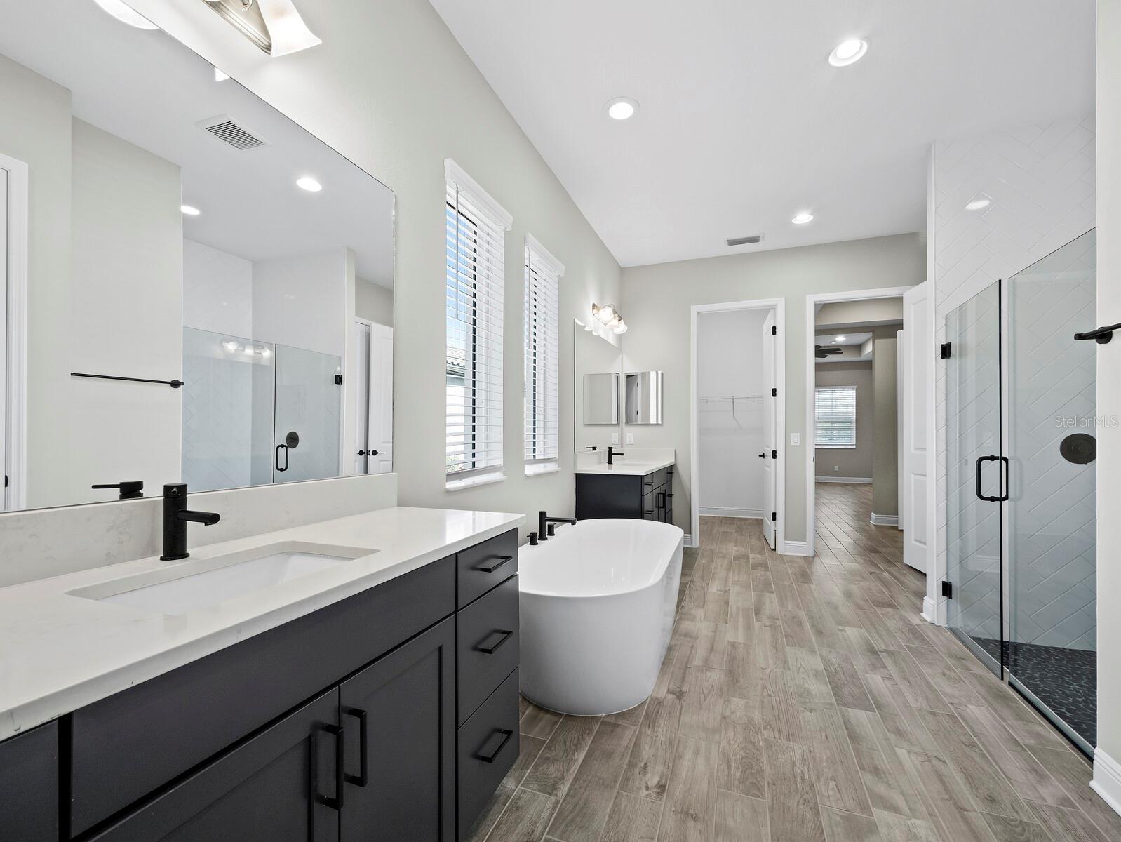6129 LUNGO LAGO DR — photo 36