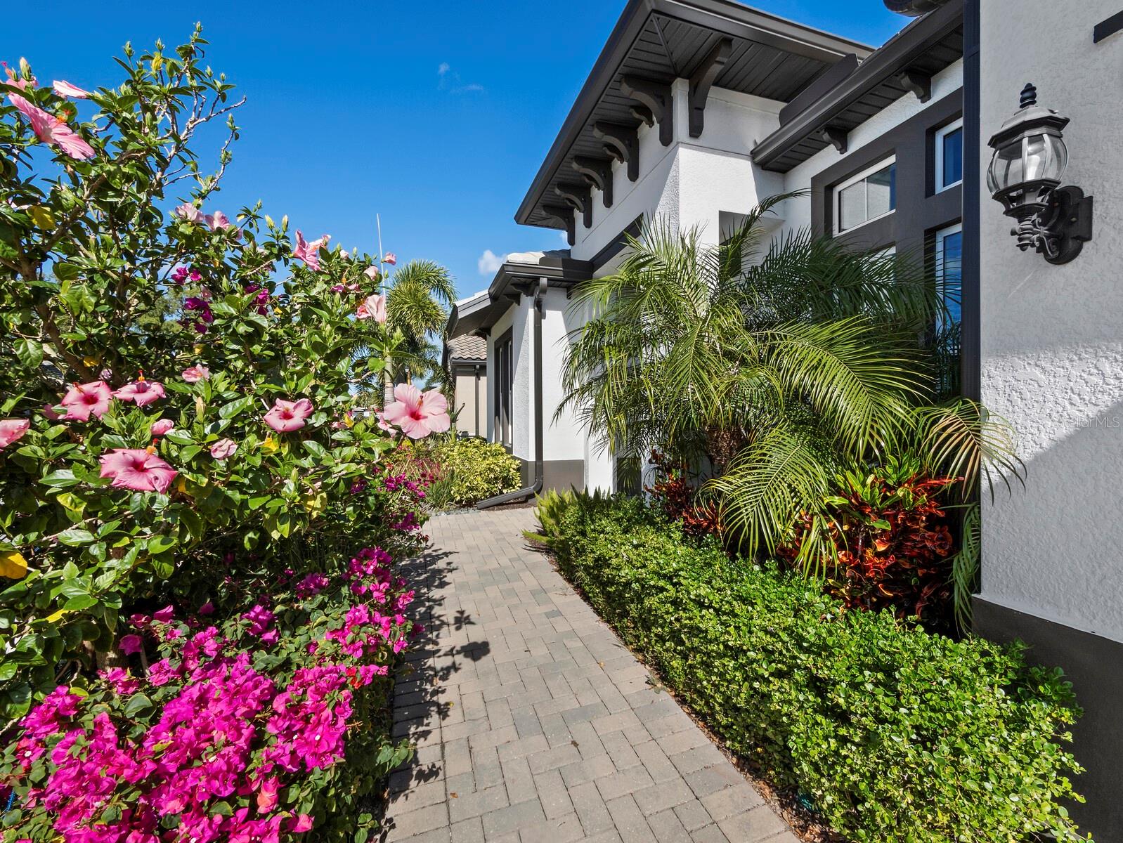 6129 LUNGO LAGO DR — photo 4