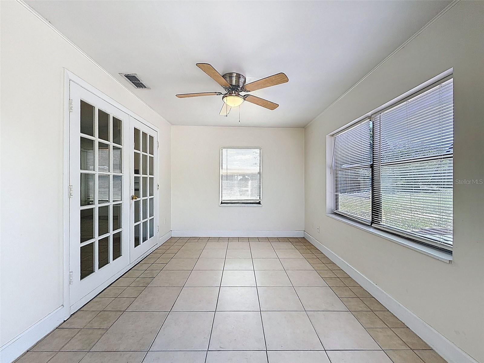 4130 CRESTFIELD AVE — photo 18