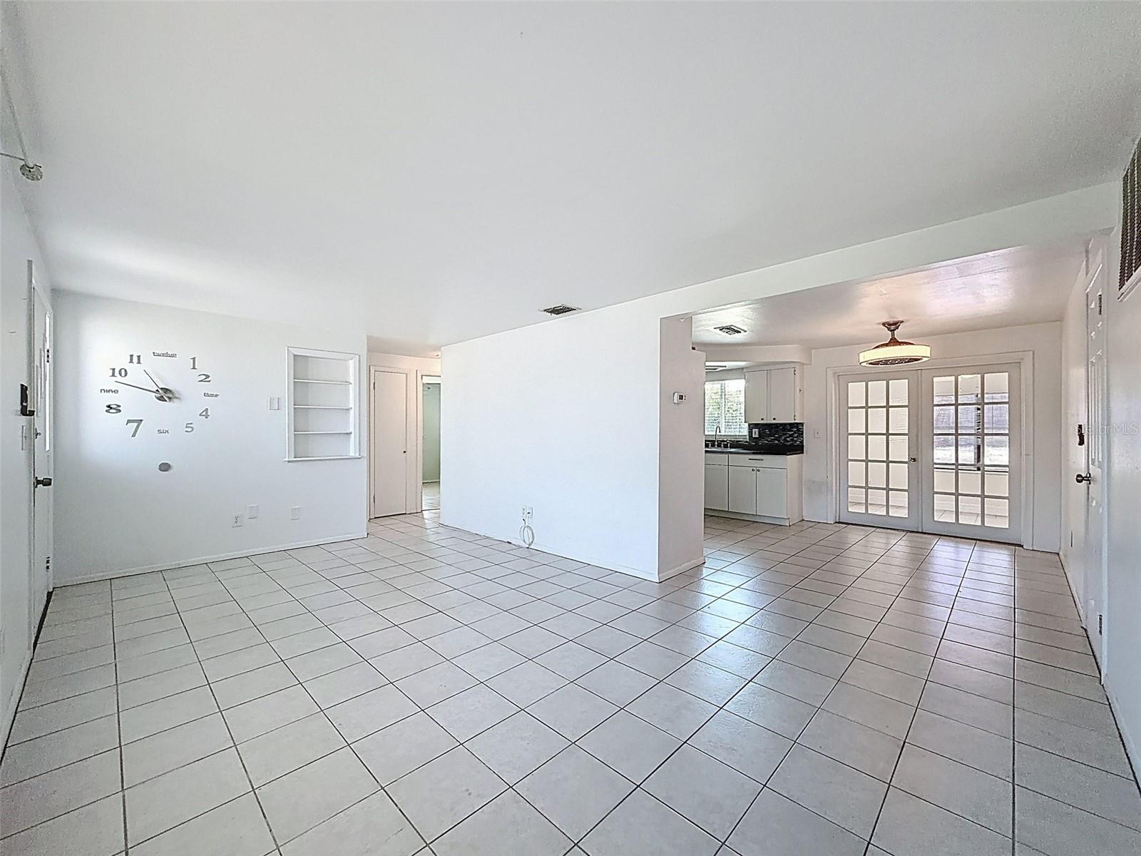 4130 CRESTFIELD AVE — photo 9